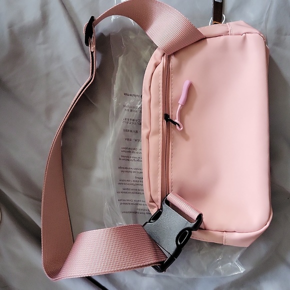 2 lululemon belt bags.  2 pink,  NWT $60 each - Picture 3 of 3